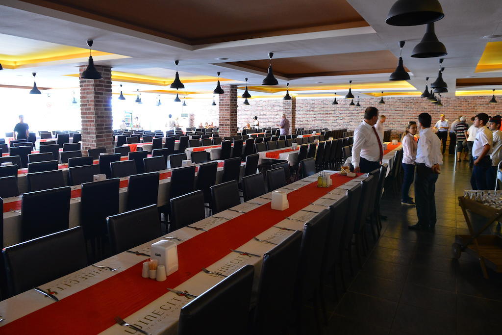 Winecity Hotel เดมเร ภายนอก รูปภาพ