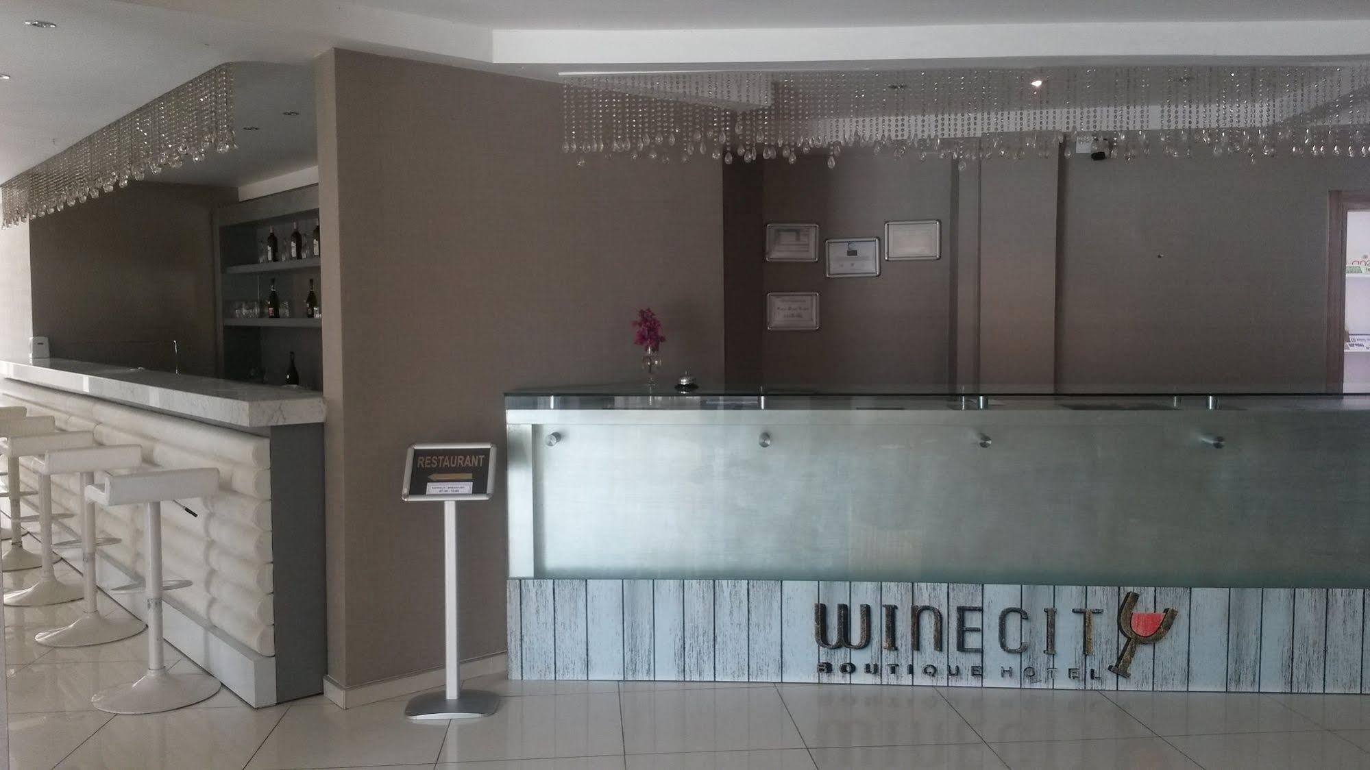 Winecity Hotel เดมเร ภายนอก รูปภาพ