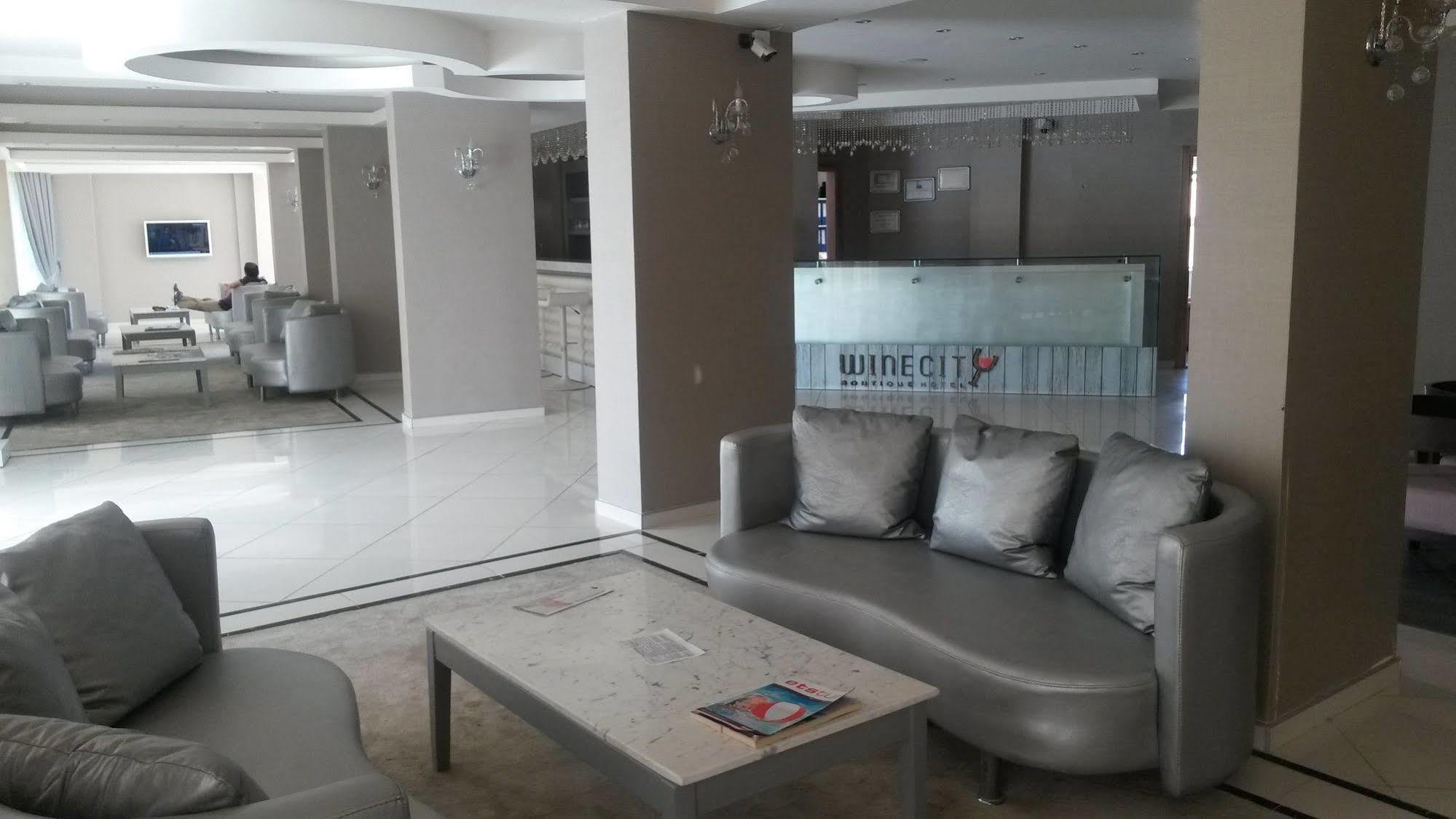 Winecity Hotel เดมเร ภายนอก รูปภาพ